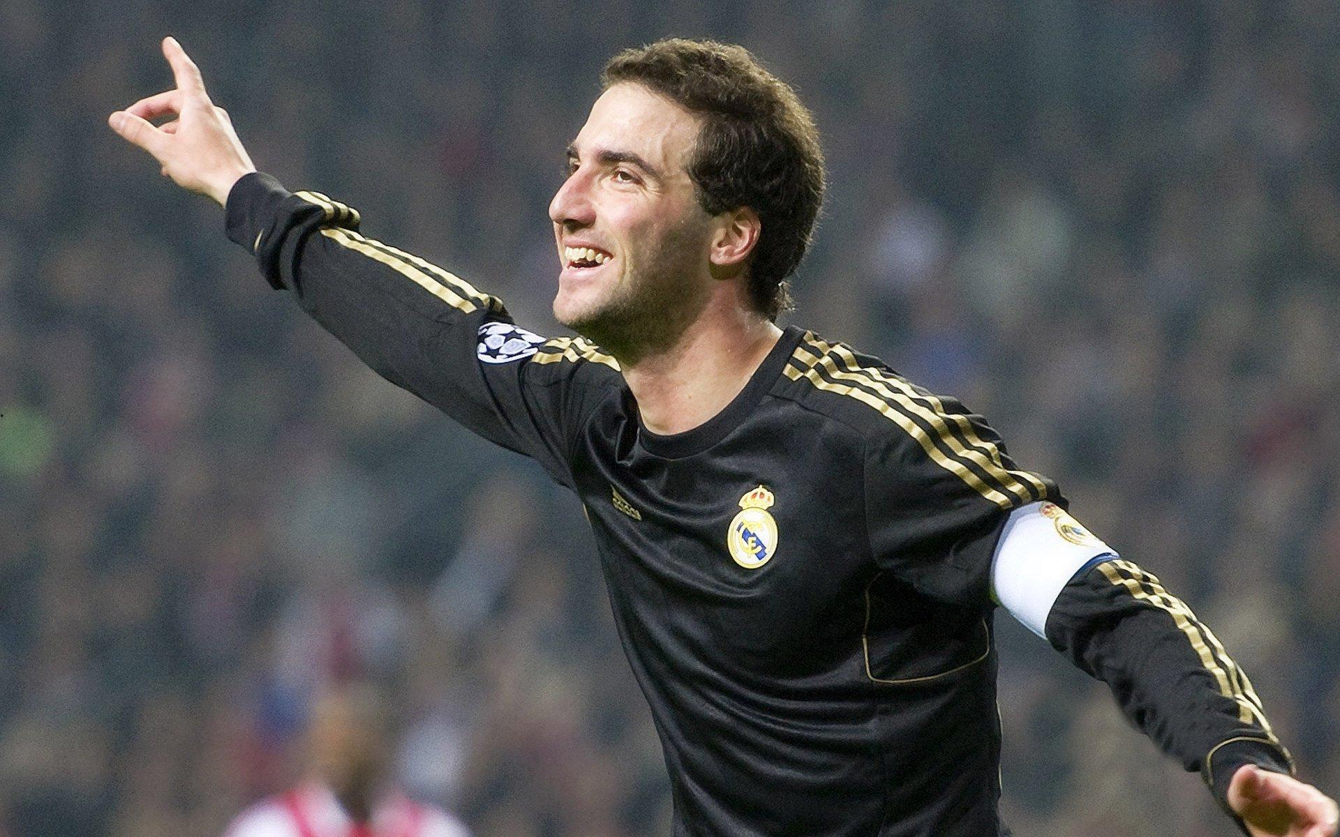 德天空独家，斯图加特锁定曼城新星麦卡蒂，法兰克福加入争夺战